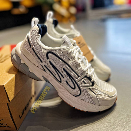 WORLD BALANCE "STORM RACER" – White | Navy | Gum Sole