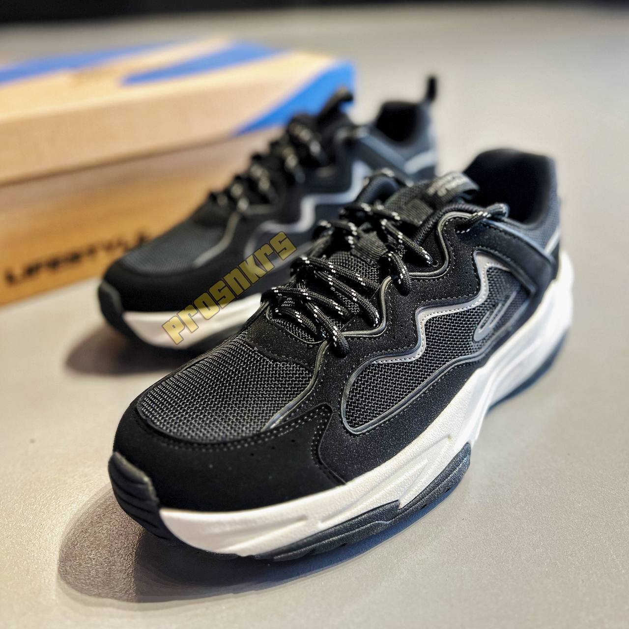 WORLD BALANCE "URBAN WAVE" β Black | White | Street Comfort