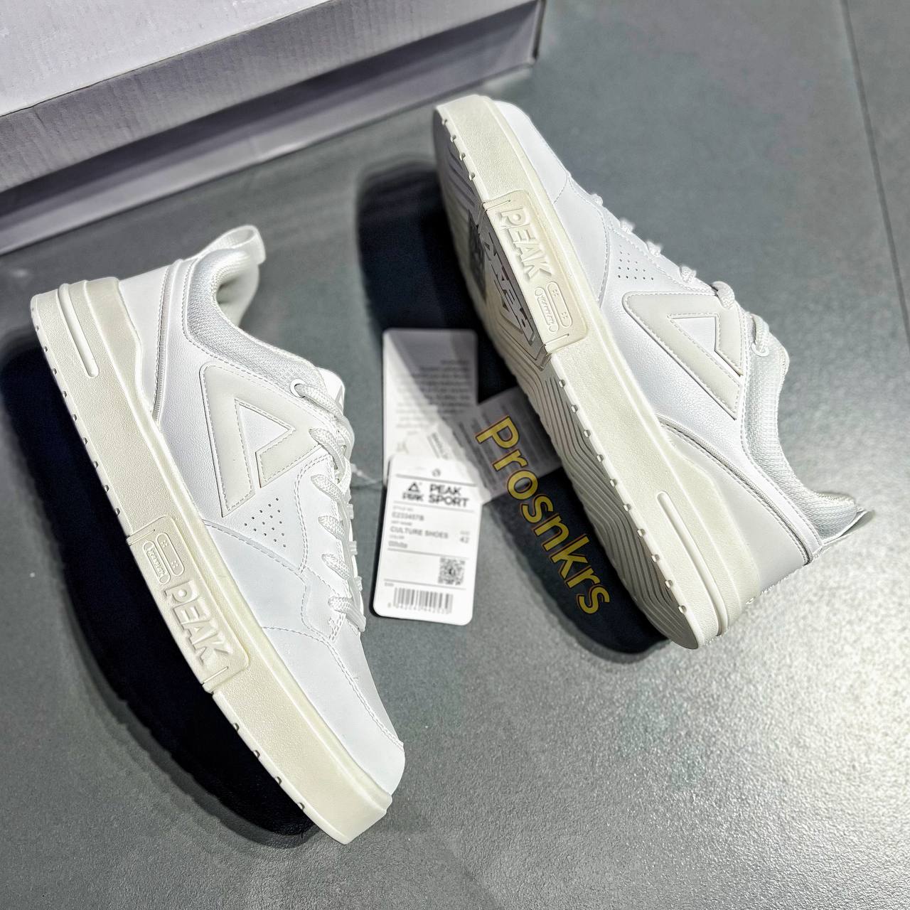 PEAK “MONO CLASSIC” – Triple White