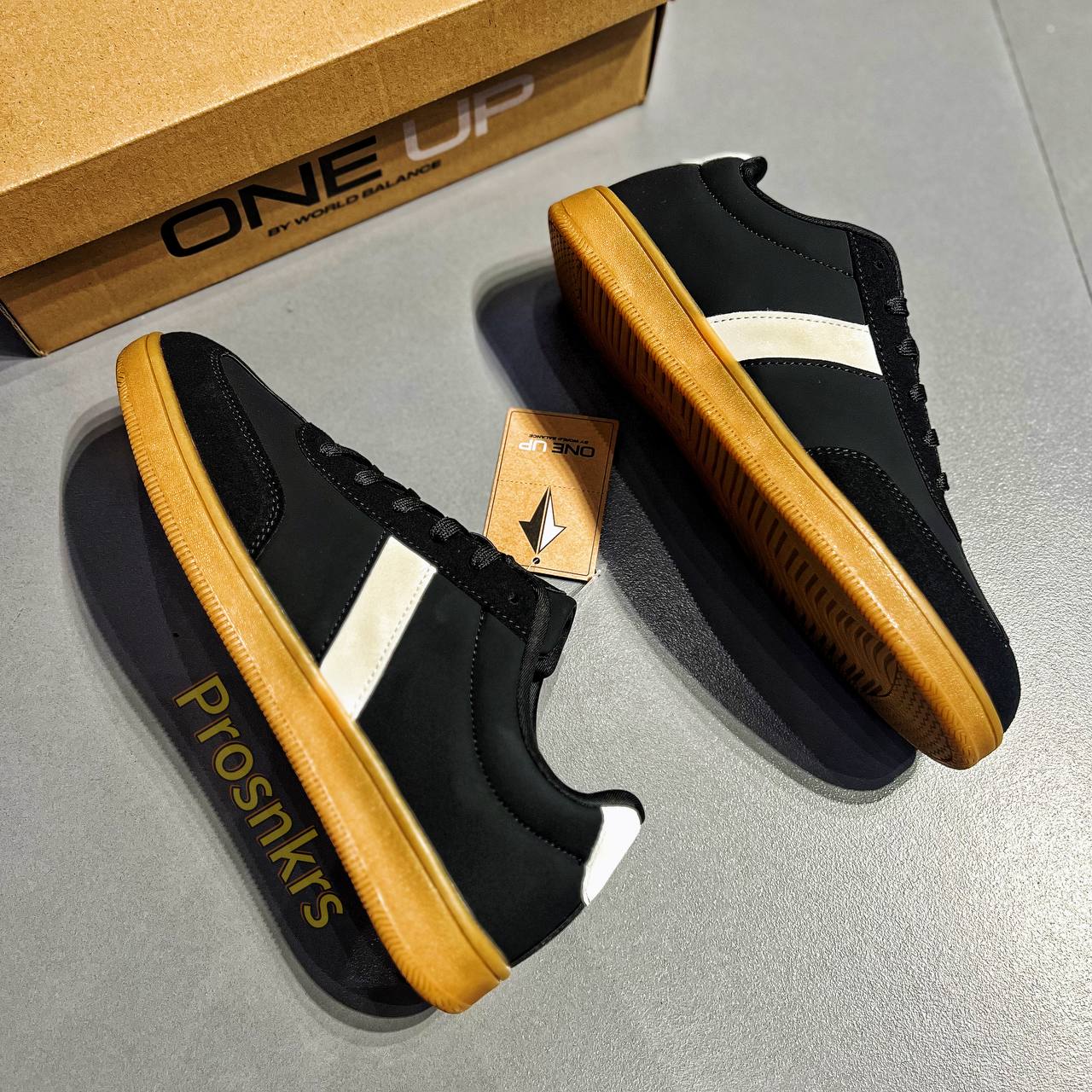 ONE UP “RETRO KICK” – Black | White | Gum Sole